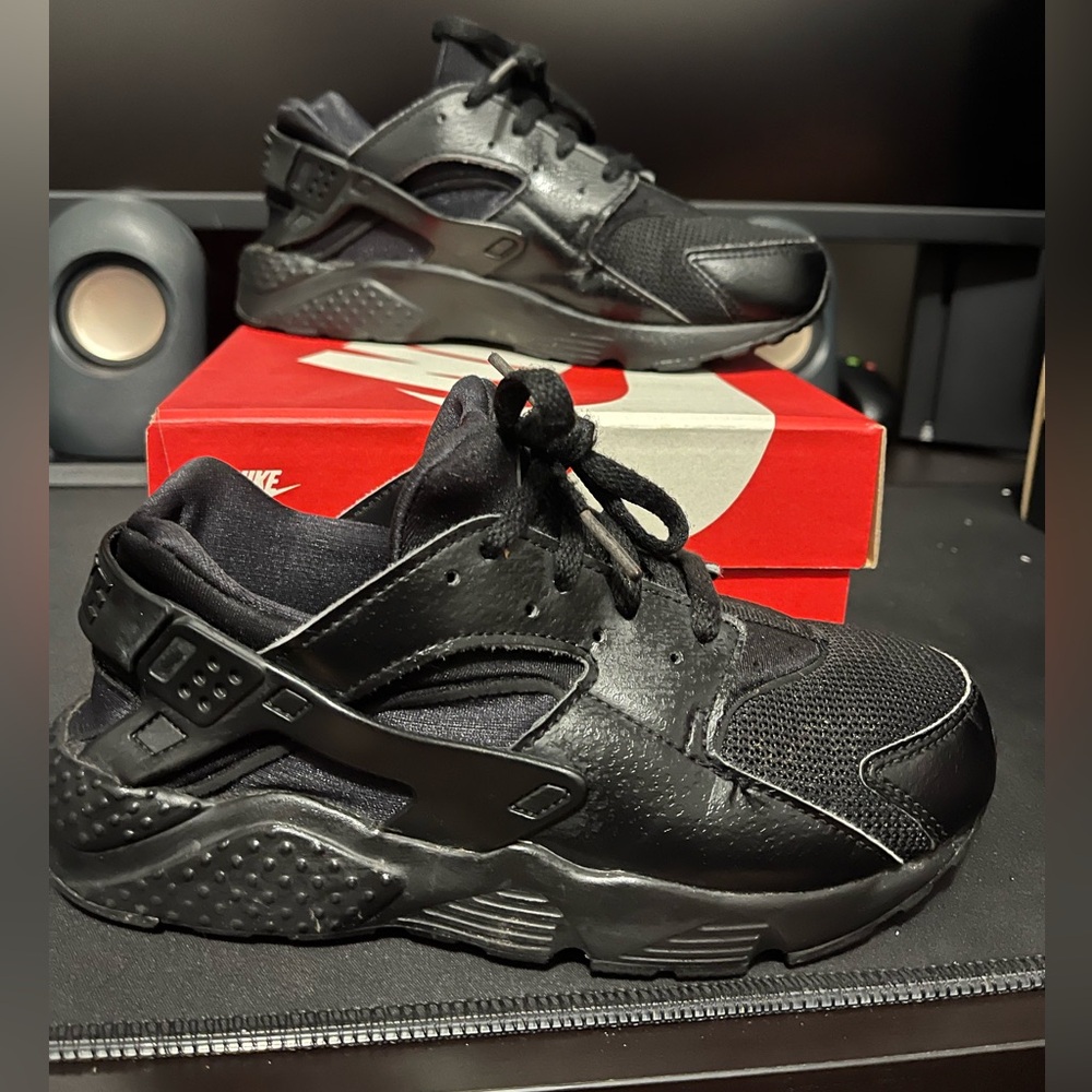 Black Nike Huarache